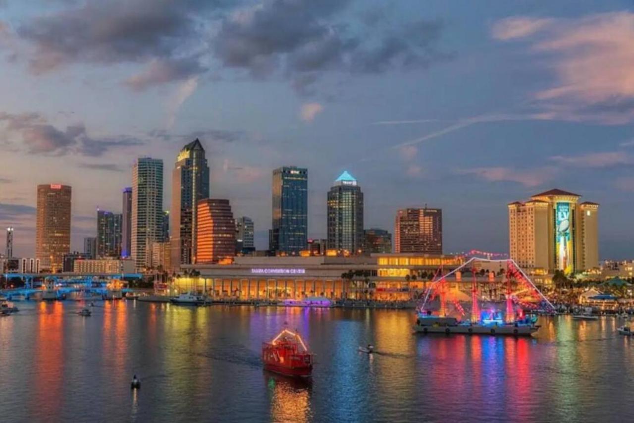 Bay Views From Your Balcony Beach Resort Tampa Exteriör bild