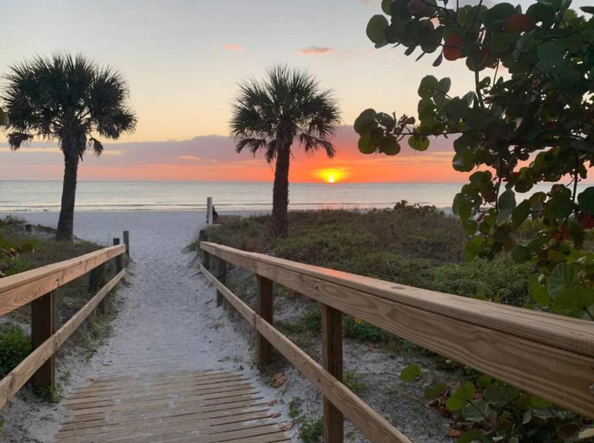 Bay Views From Your Balcony Beach Resort Tampa Exteriör bild
