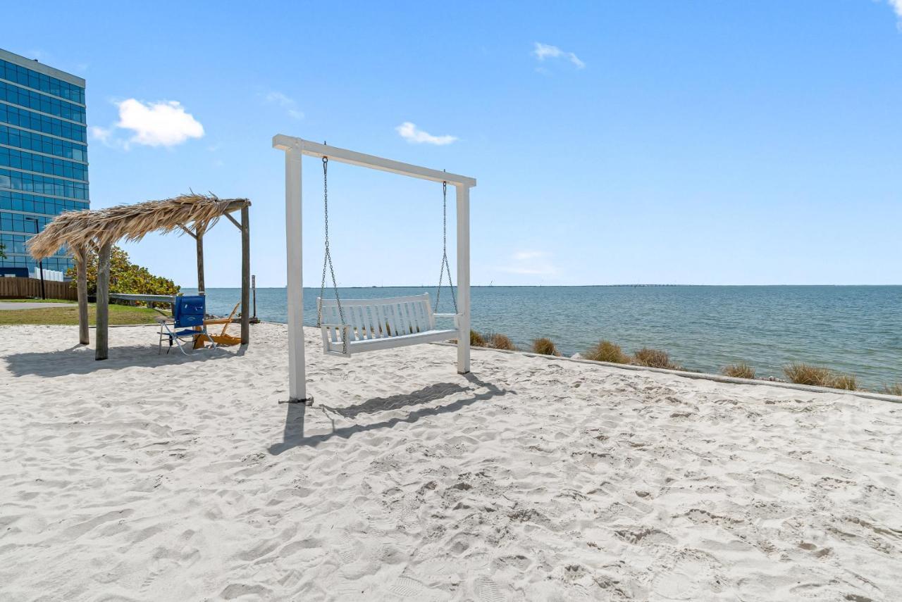 Bay Views From Your Balcony Beach Resort Tampa Exteriör bild